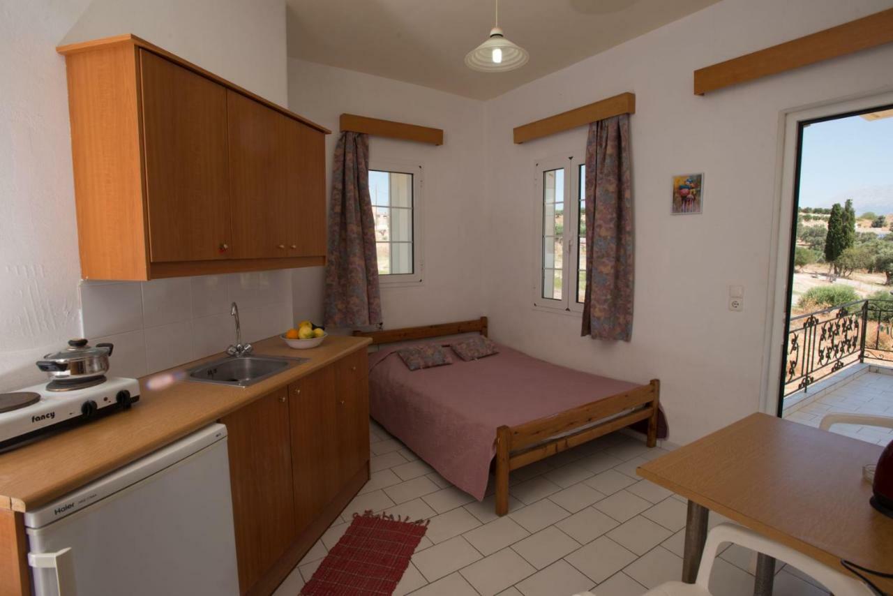 Kazakis Nikos Rooms 皮特斯迪亚 外观 照片